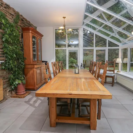 Riverside Semesterbostad